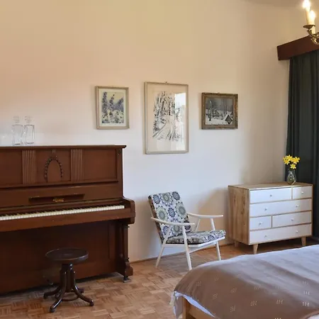 Apartmán S Klavírem *